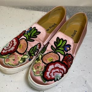 Size 8 women runs narrow. Pink with floral embroidery design.